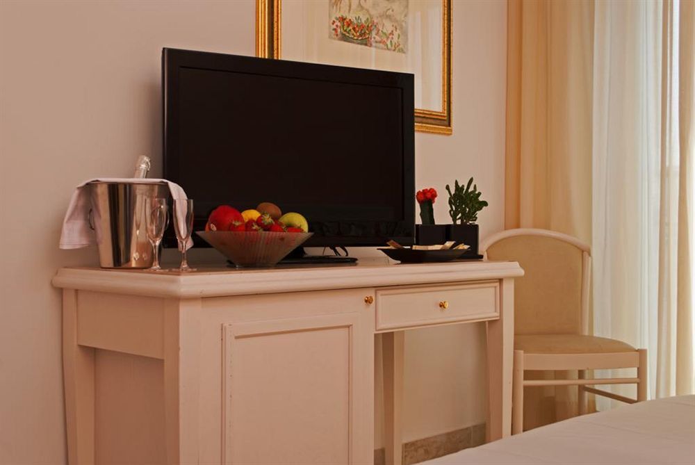 Hotel Ambra Milano Marittima Ngoại thất bức ảnh